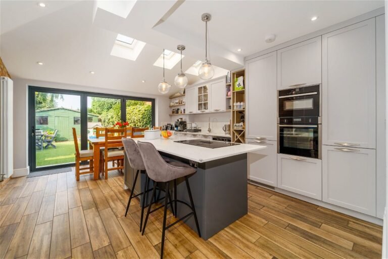 Dorchester Road, Weybridge, KT13
