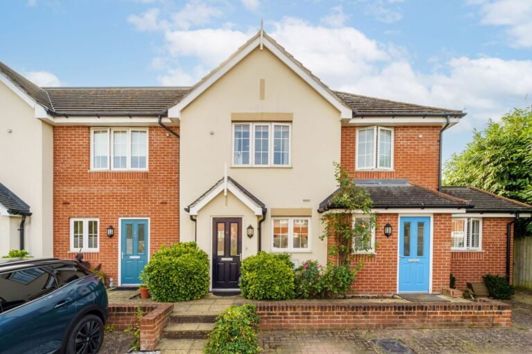 Binfield Close, Byfleet, KT14