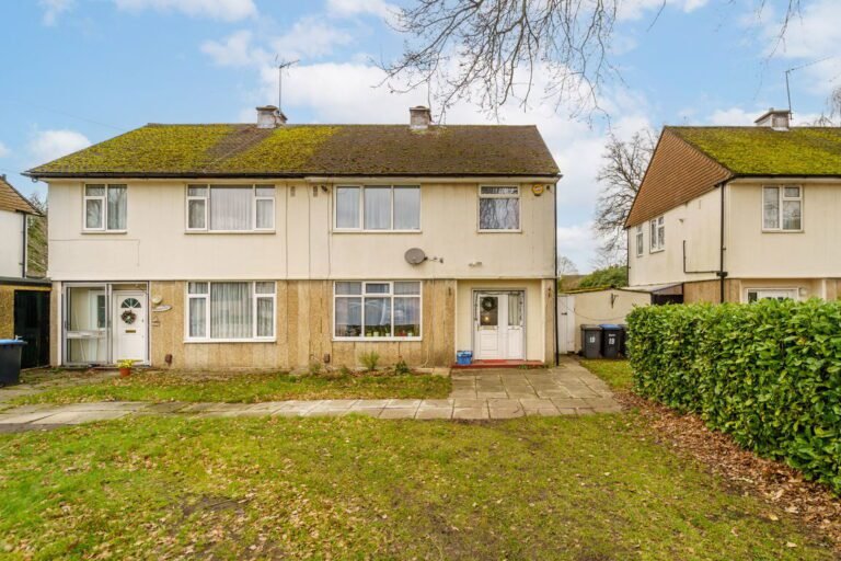 Parkside, New Haw, KT15