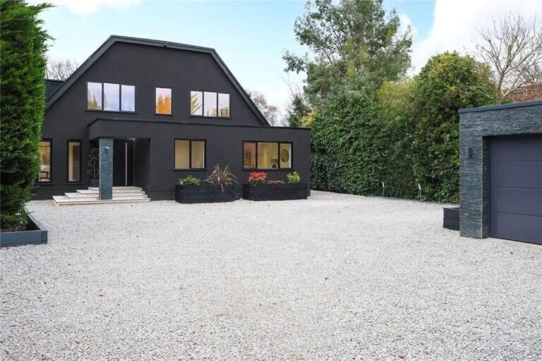 Wey Manor Road, New Haw, KT15