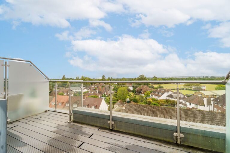 Lavender Park Road, West Byfleet, KT14