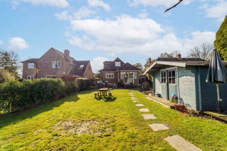 Ongar Close, Row Town, KT15