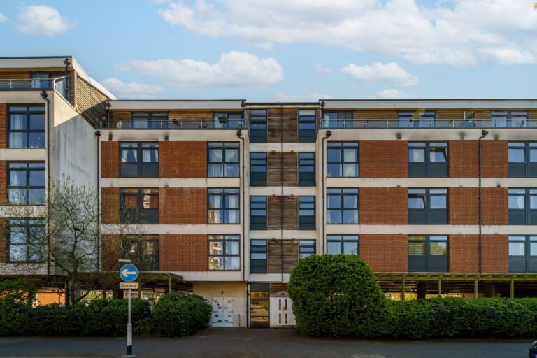 Victoria Avenue, West Molesey, KT8