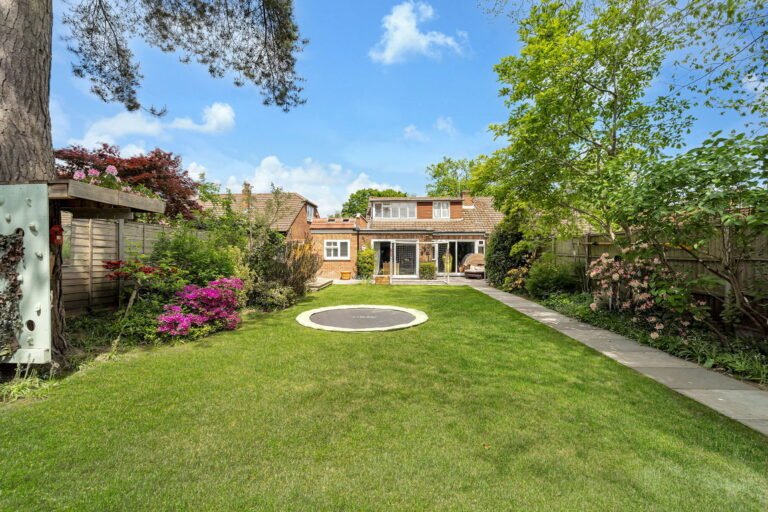 Blackdown Close, Pyrford, GU22