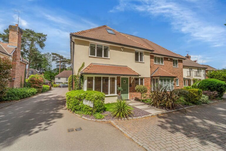 Pyrian Close, Pyrford, GU22
