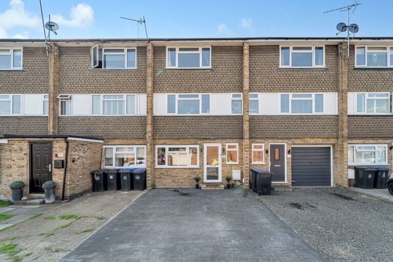 Binfield Road, Byfleet, KT14