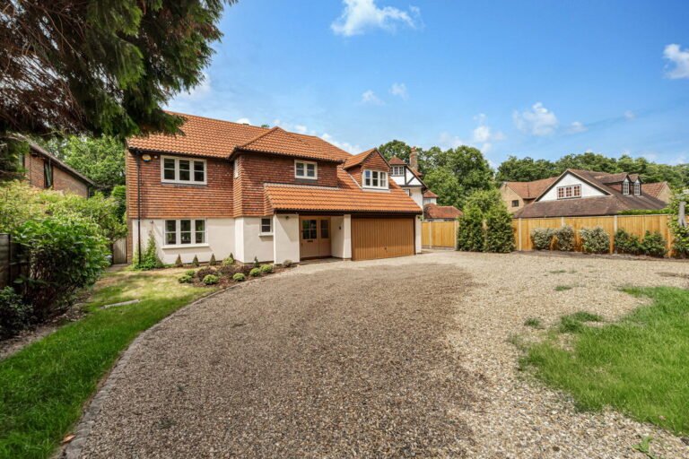 Blackdown Avenue, Pyrford, GU22