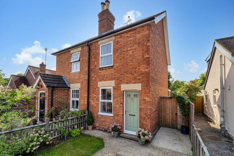 Slade Road, Ottershaw, KT16
