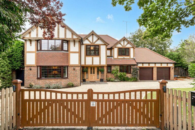 Ridgway, Pyrford, GU22