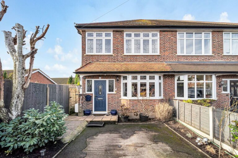Studland Road, Byfleet, KT14