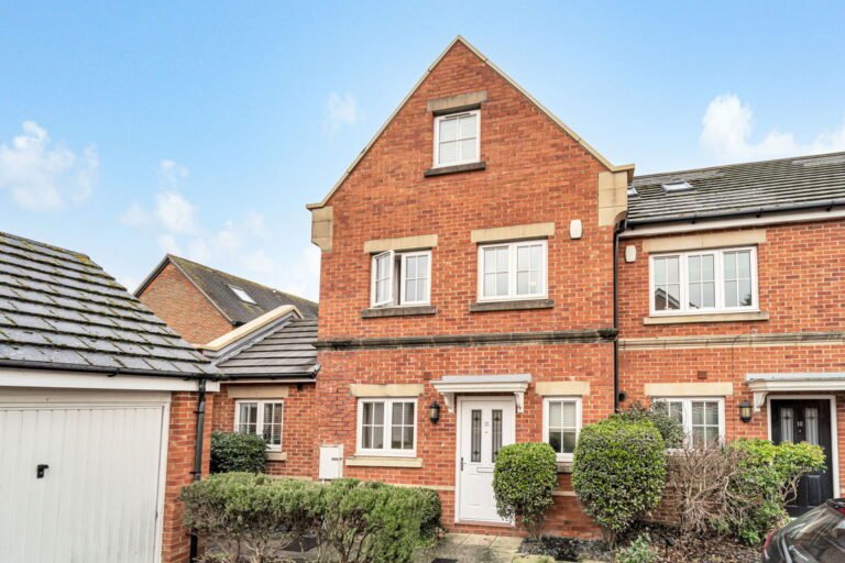 Derisley Close, Byfleet, KT14