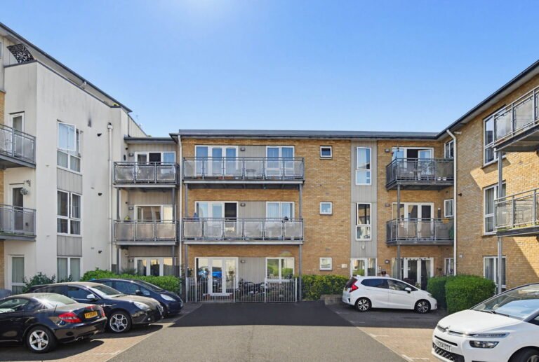 Bridge Wharf, Chertsey, KT16