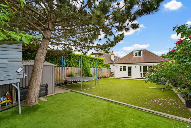 Woodlands Avenue, West Byfleet, KT14