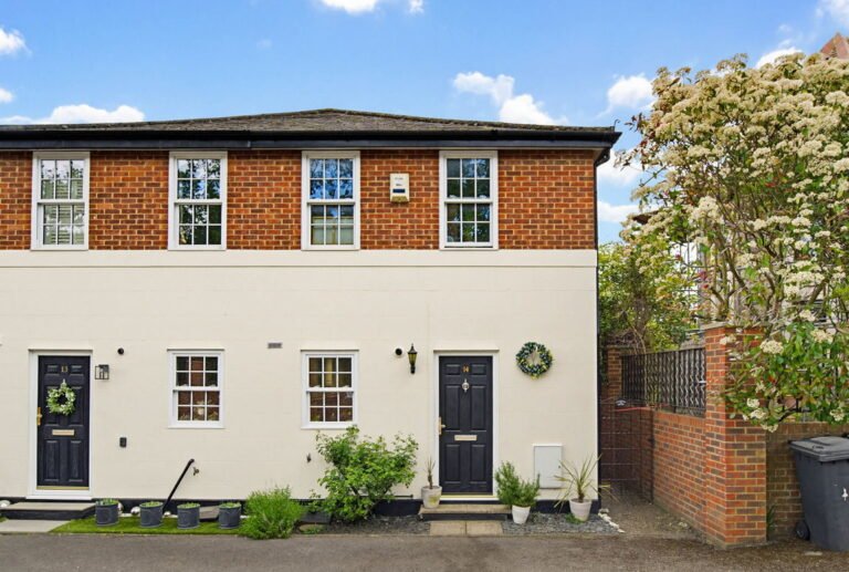 Murray Road, Ottershaw, KT16