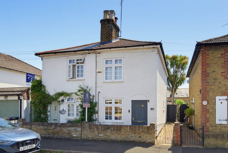 Victory Road, Chertsey, KT16
