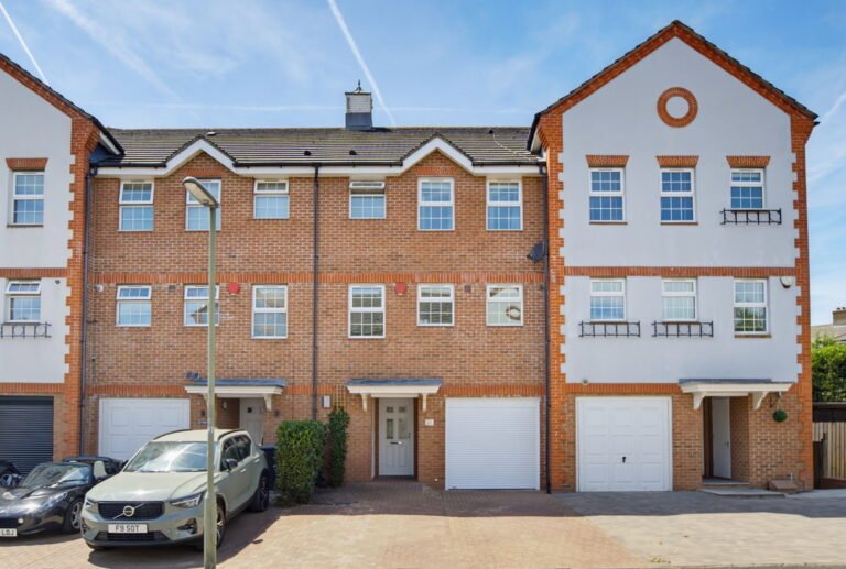 Meadow View, Chertsey, KT16