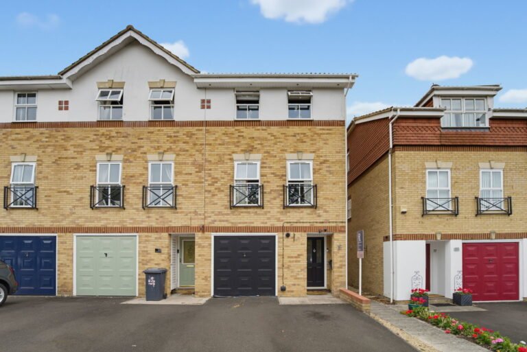 Clarendon Gate, Ottershaw, KT16