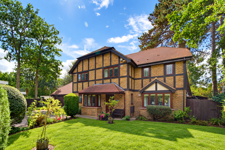 Dartnell Court, West Byfleet, KT14